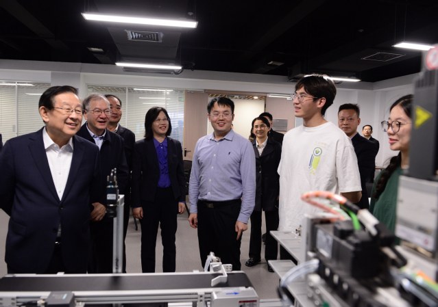 <a href='http://www.77881y.xyz/d3/44/c4153a119620/page.htm' target='_blank' title='中國(guó)科協(xié)主席萬(wàn)鋼來(lái)校調(diào)研，與我院師生交流'>中國(guó)科協(xié)主席萬(wàn)鋼來(lái)校調(diào)研，與我院師生交流</a>